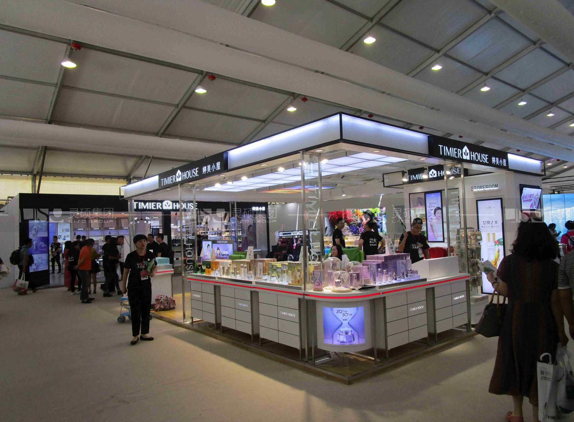 婷美小屋-美容展展臺設計案例