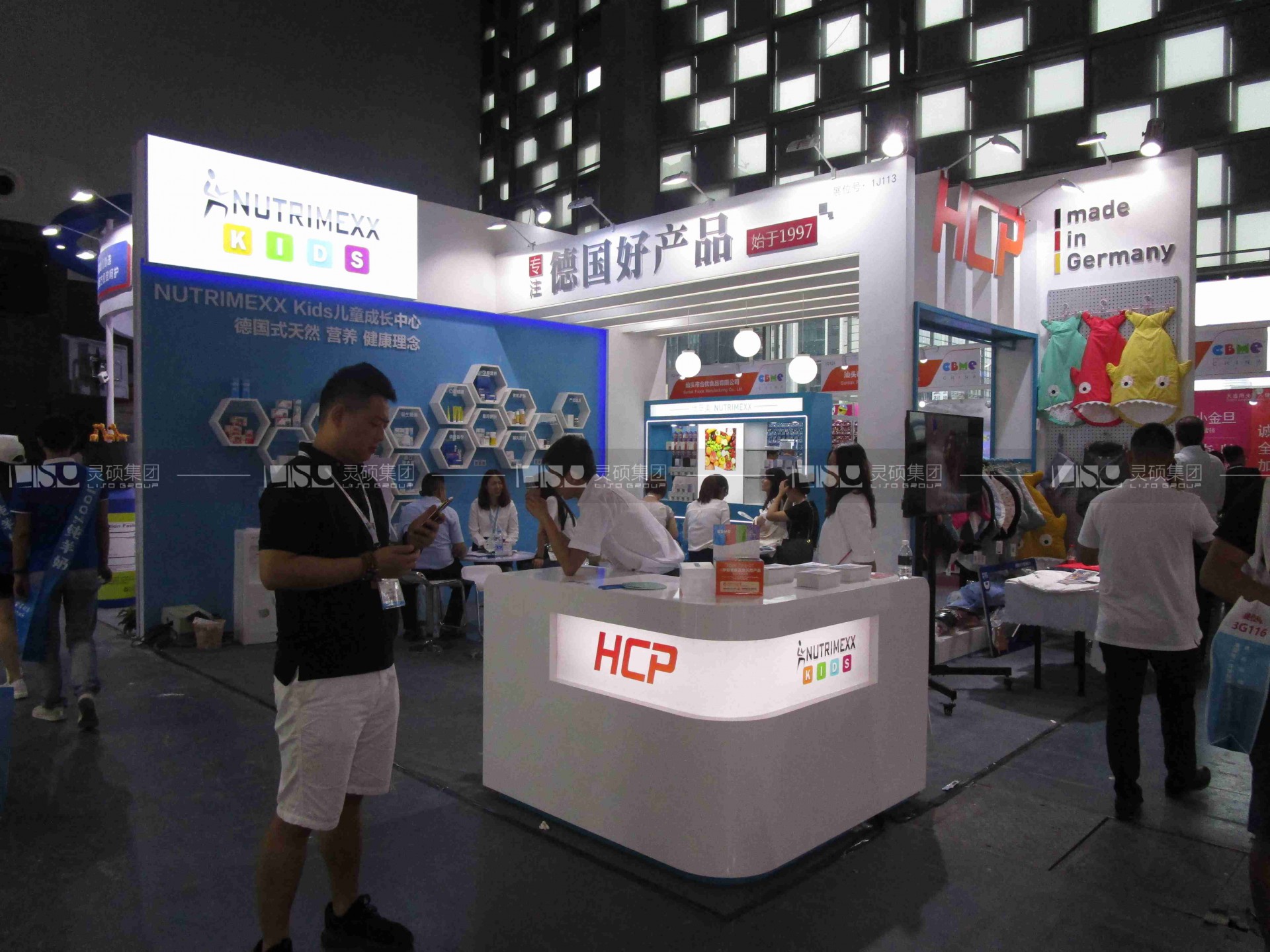 德?tīng)柮?18年上海展會(huì)展臺(tái)設(shè)計(jì)案例