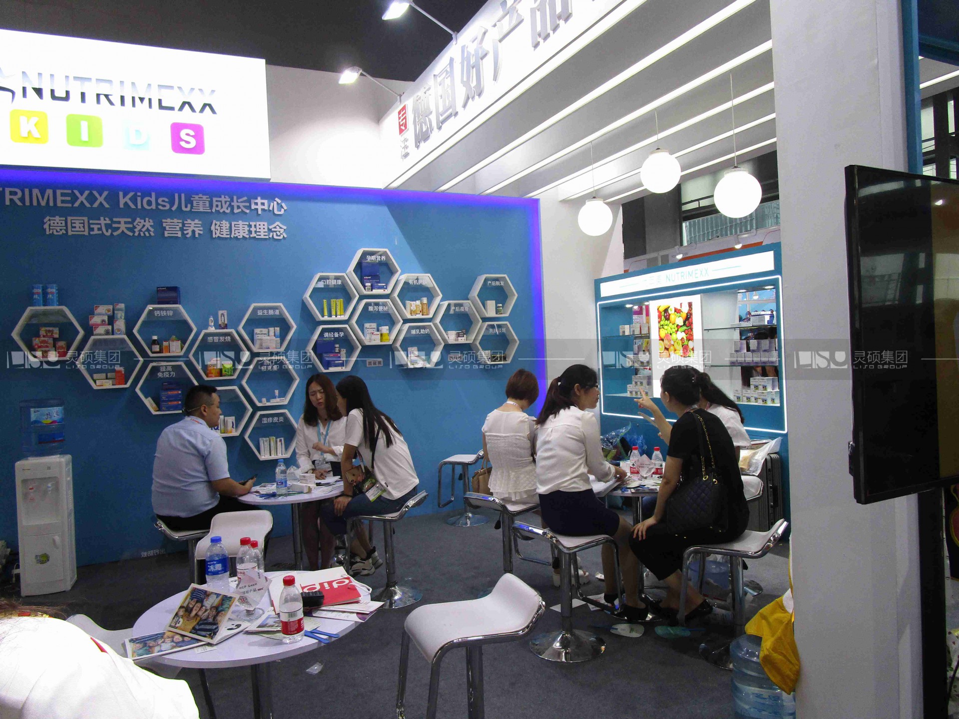 德?tīng)柮?18年上海展會(huì)展臺(tái)設(shè)計(jì)案例